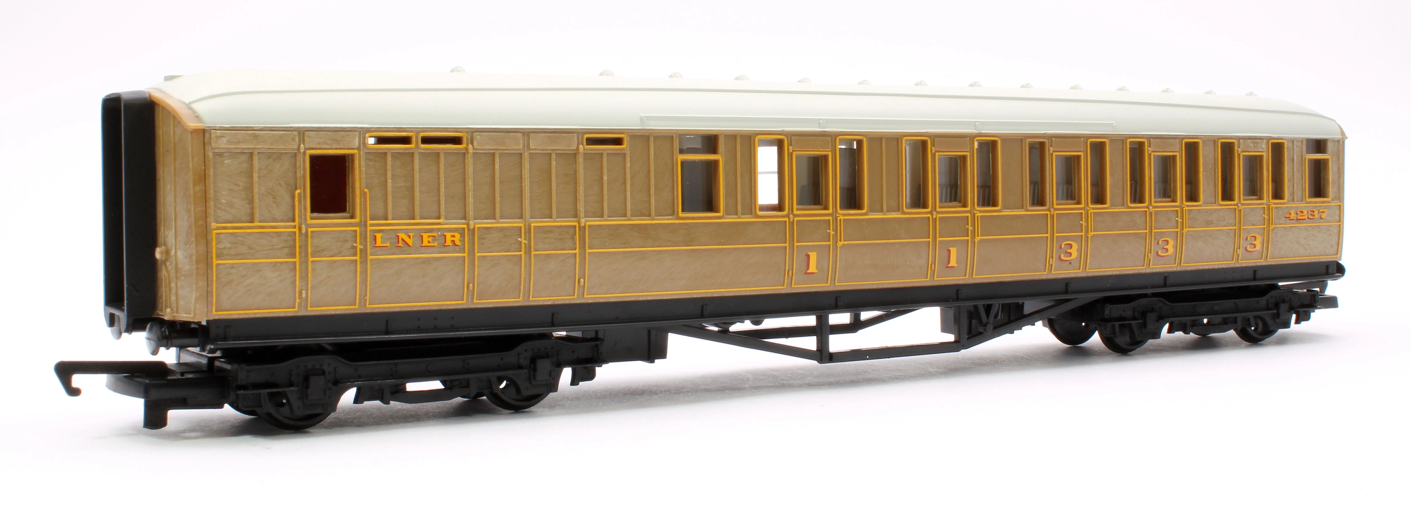 Pre-Owned R4333 RailRoad Brake Composite Coach LNER 4237 - Image 3