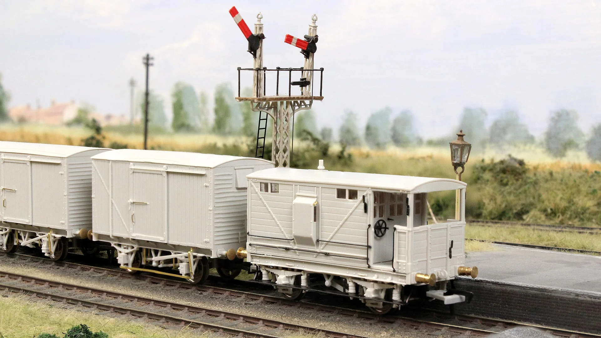 LNWR D17b Brake - LMS (pre-36) No.280361 - Image 6
