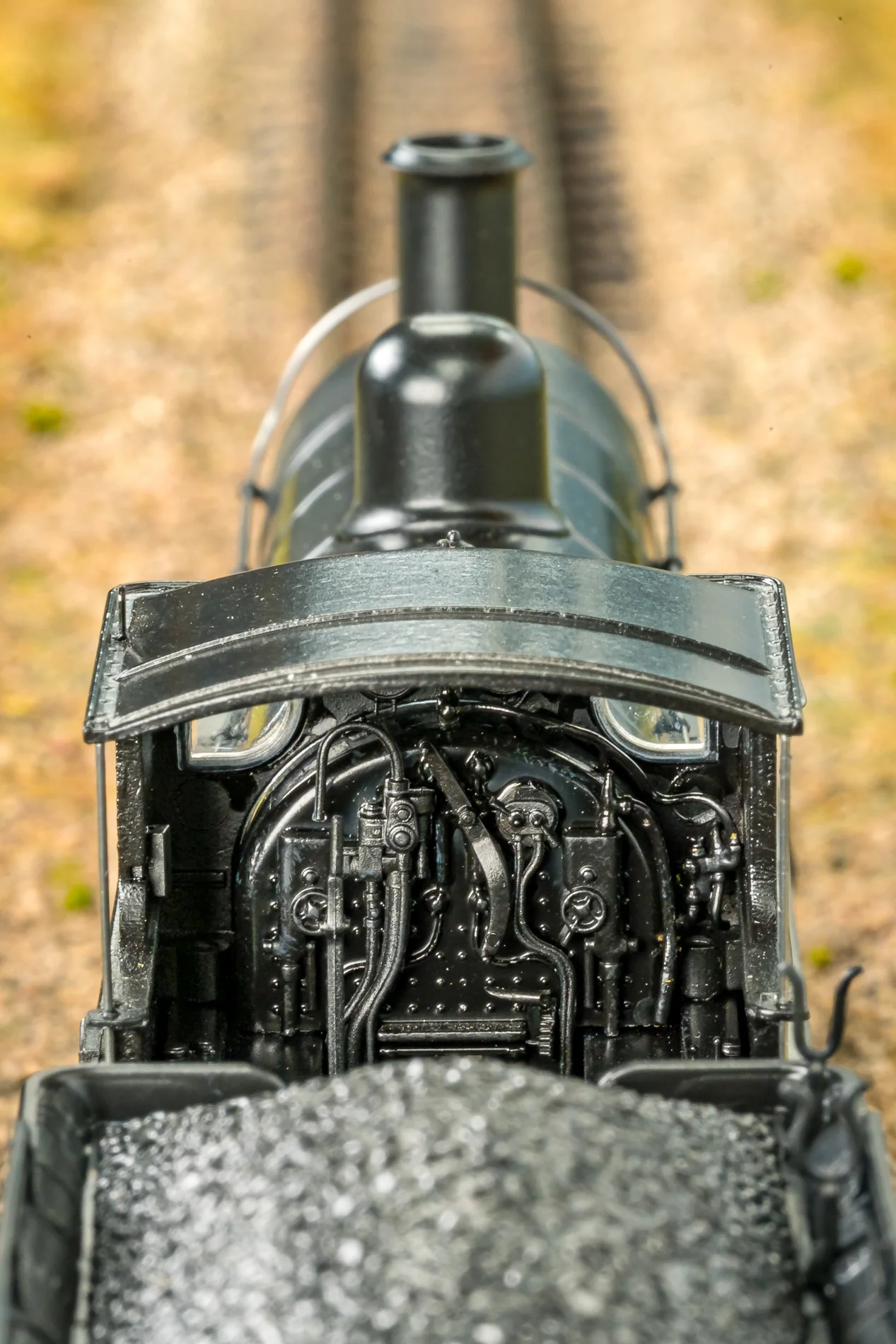 Highland Railway Loch Class 4-4-0 No.150 'Loch Eye' HR Yellow Steam Locomotive - DCC Sound - Image 7