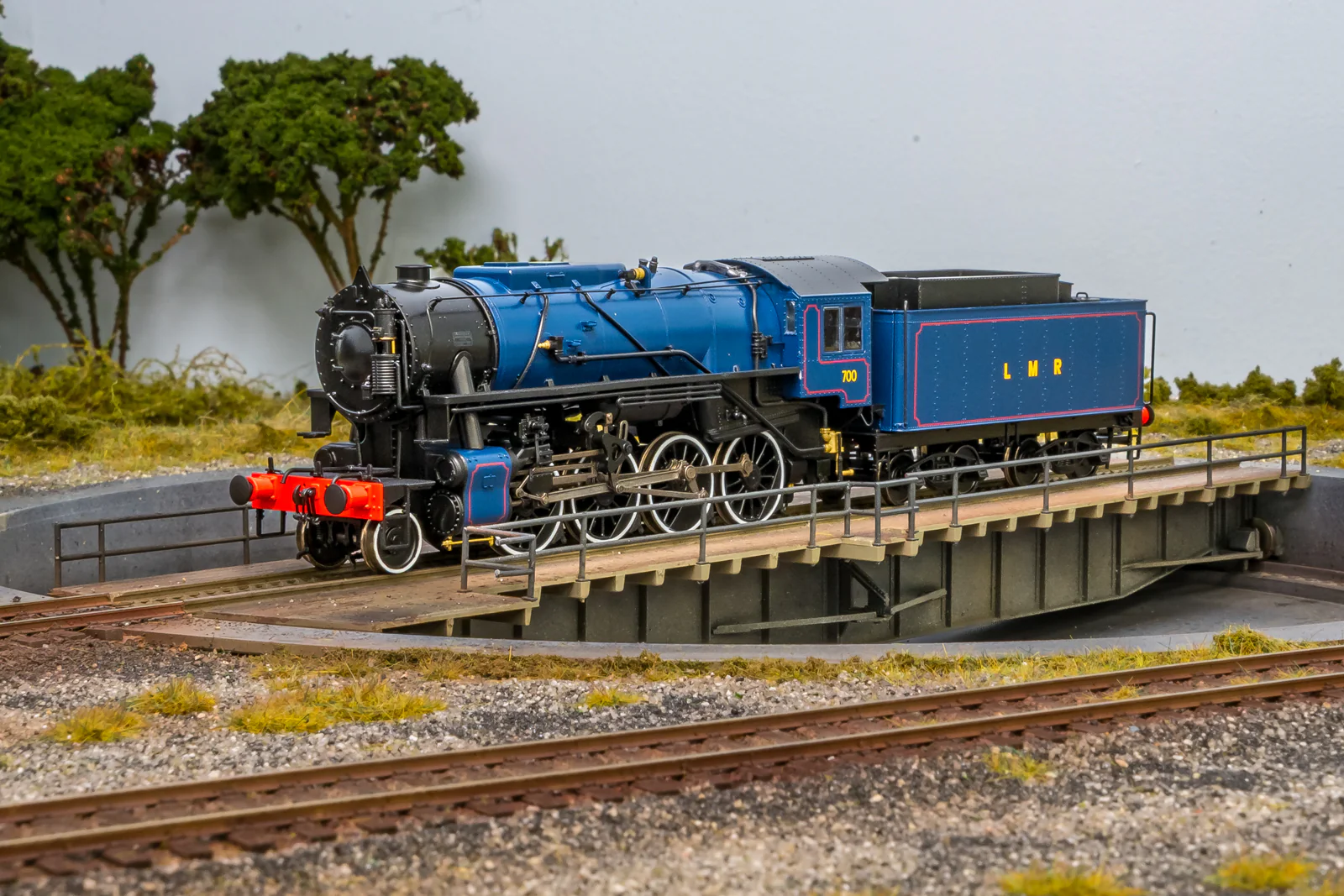 926005 USATC S160 2-8-0 Major General Carl R Gray Jr LMR Blue No.700 Steam Locomotive