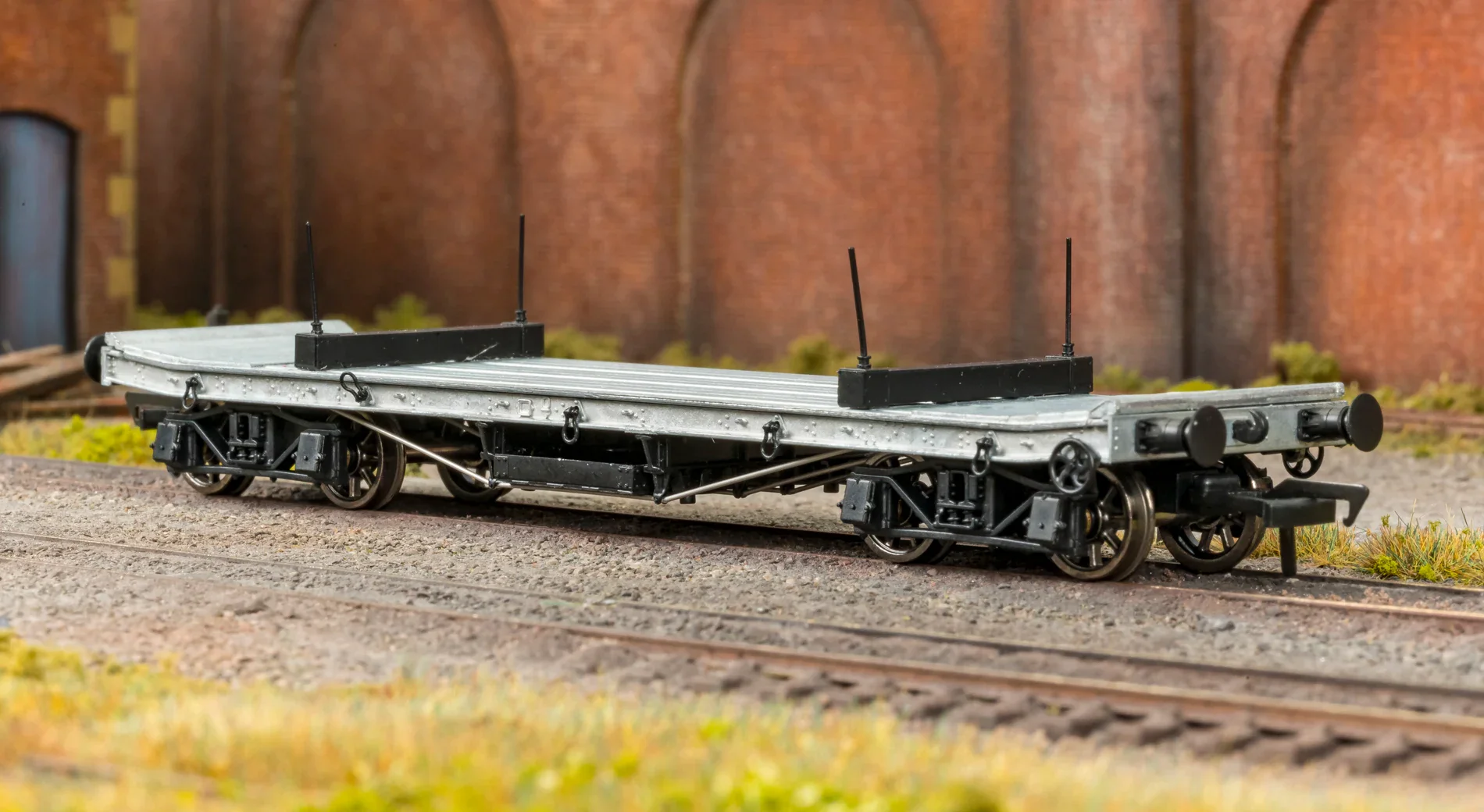 985009 WD 35T Rectank No.17329 GWR Grey 1940s (Girder Load on Bolsters) - Image 4