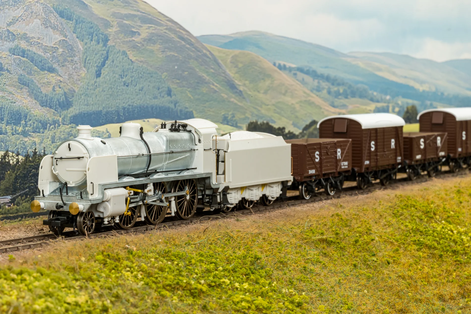 SR U Class 2-6-0 No.31631 - BR Lined Black Early Crest Steam Locomotive - DCC Sound - Image 2