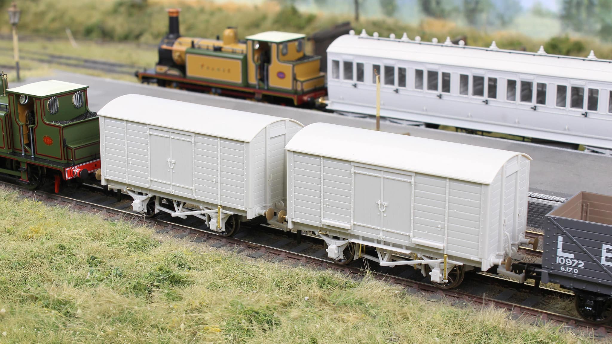 979016 LB&SCR Dia.8-Ton Goods Van BR Departmental No.DS1913 - Image 4