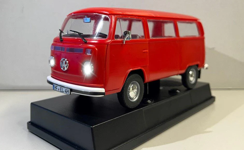 00459 Volkswagen T2 Bus Easy-Click Technik (1:24 Scale ) Model Kit - Image 7