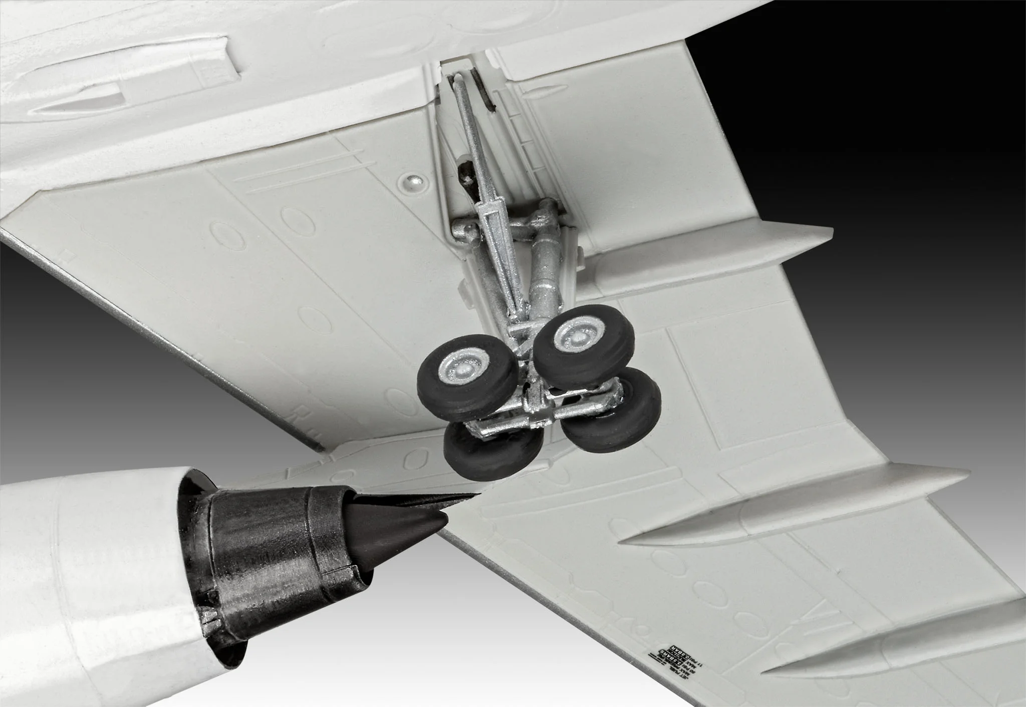 03817 Airbus A300-600ST Beluga (1:144 Scale) Model Kit - Image 5