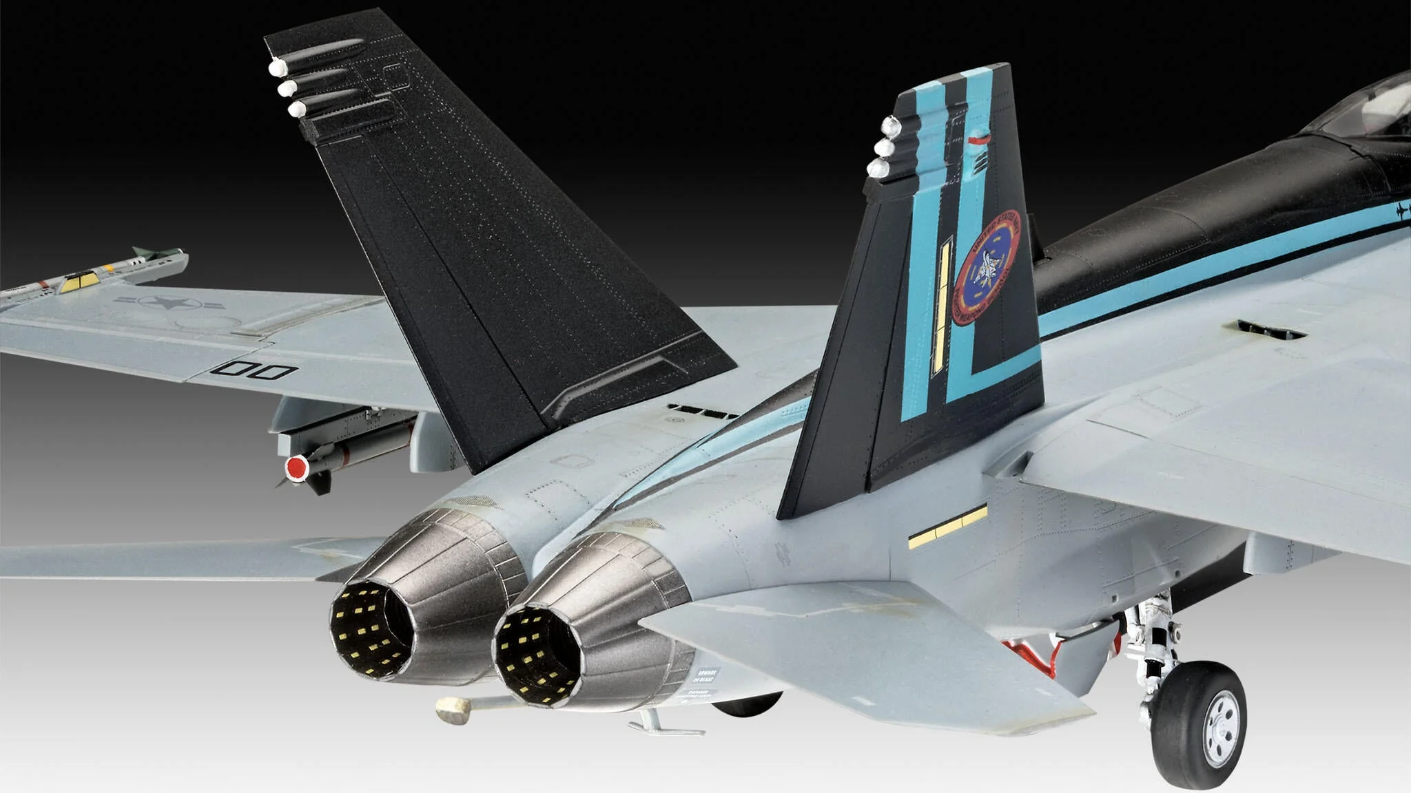 Maverick's F/A-18E Super Hornet "Top Gun Maverick" Model Kit - Image 4