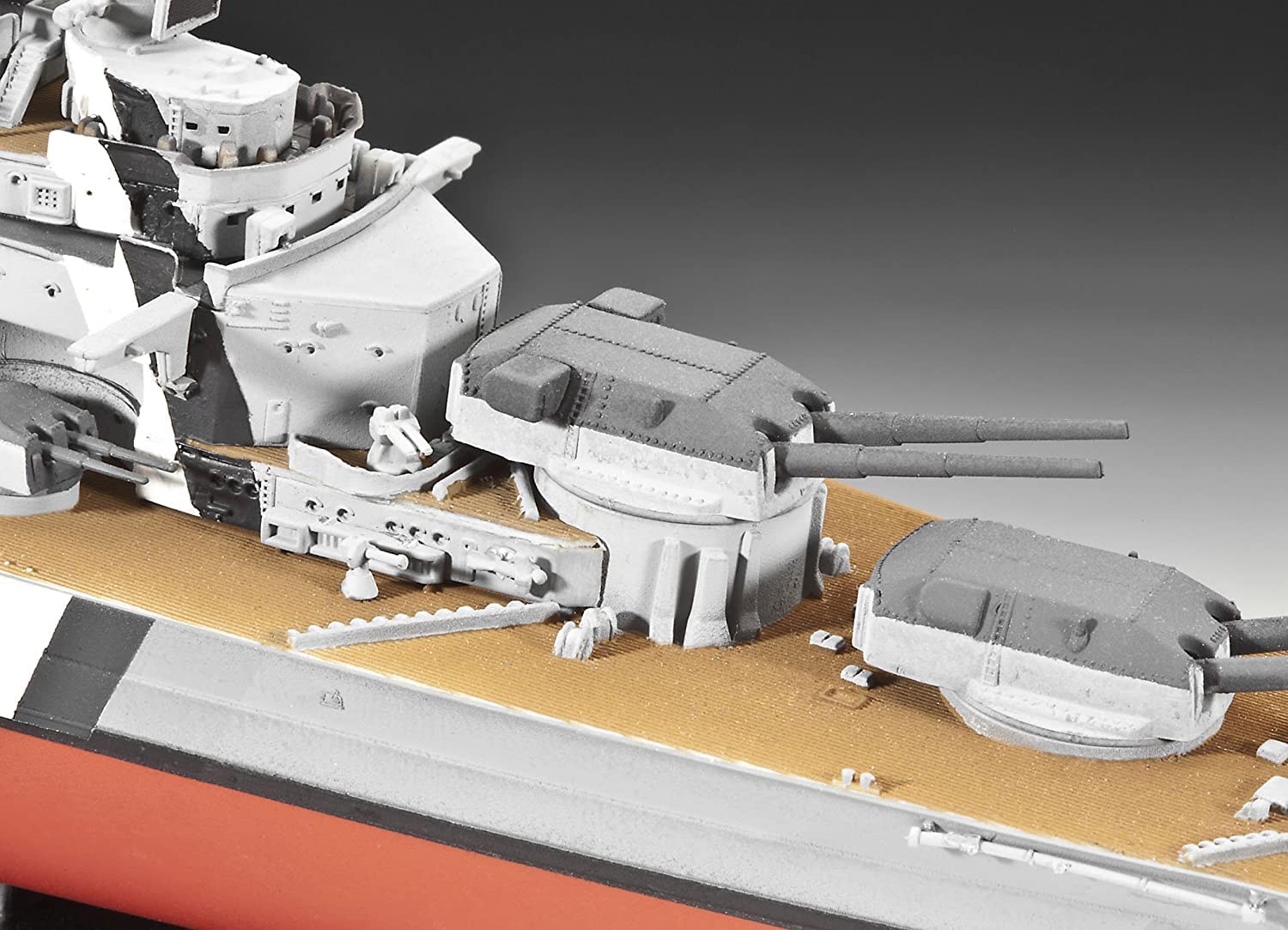 German Battleship "Bismarck" (1:700 Scale) Model Kit - Image 4