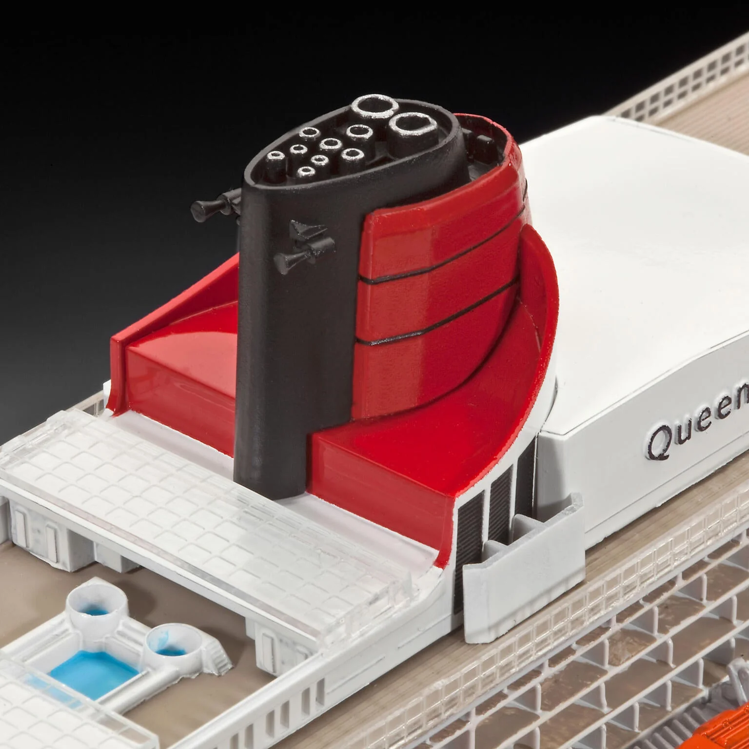 Ocean Liner Queen Mary 2 Model Kit - Image 5