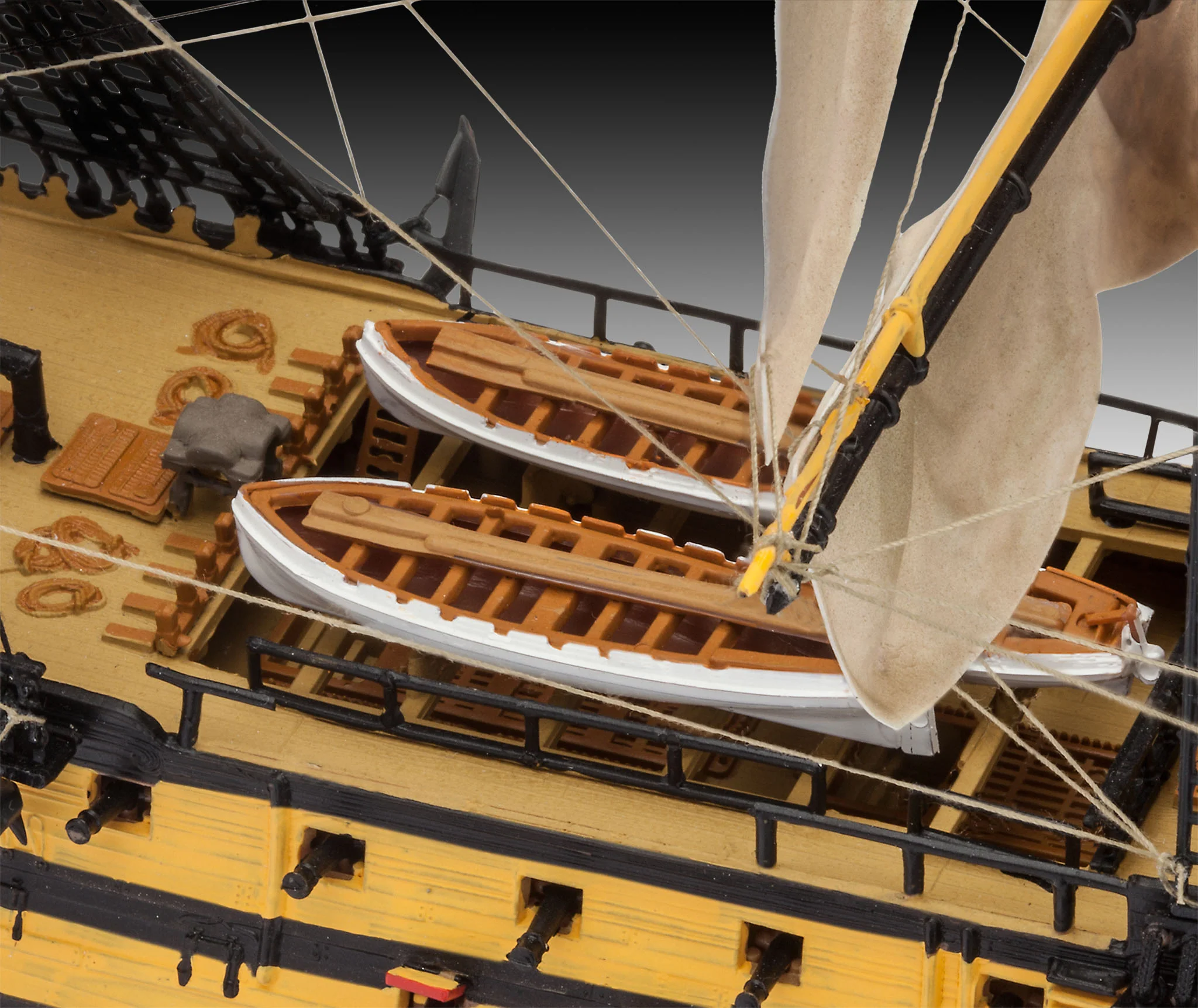 05767 HMS Victory Battle Of Trafalgar Gift Set (1:225 Scale) Model Kit - Image 4