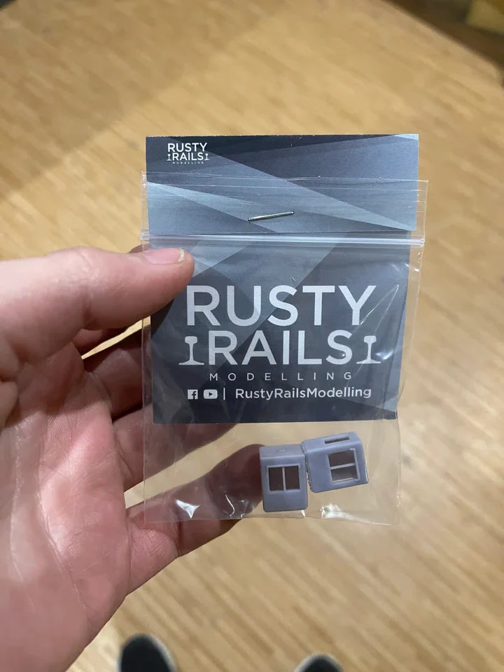 N Gauge Kiosk (Pack of 2) - Unpainted Model Kit - Image 3