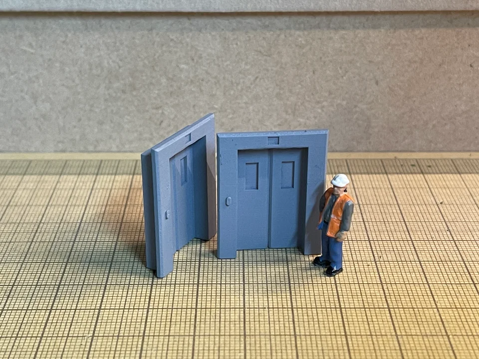 OO Gauge Elevator Doors (Pack of 2) - Unpainted - Image 3