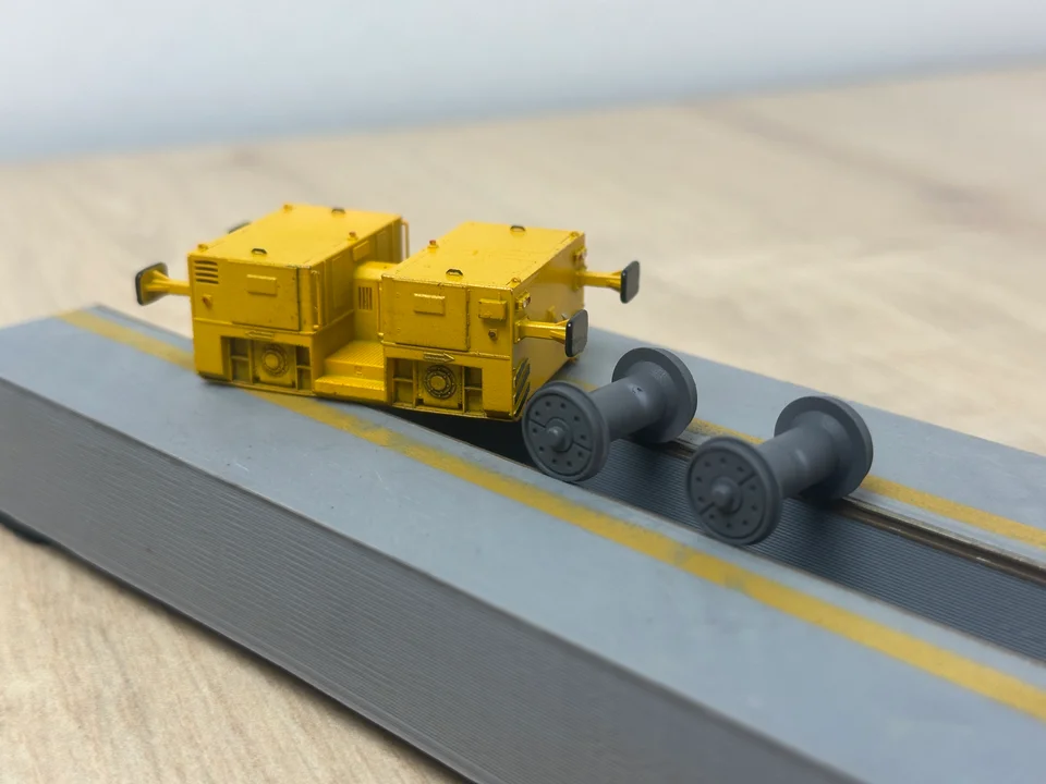 OO Gauge Battery Shunter/Tug (Single Pack) - Unpainted Model Kit - Image 3