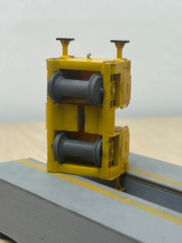 OO Gauge Battery Shunter/Tug (Single Pack) - Unpainted Model Kit - Image 5
