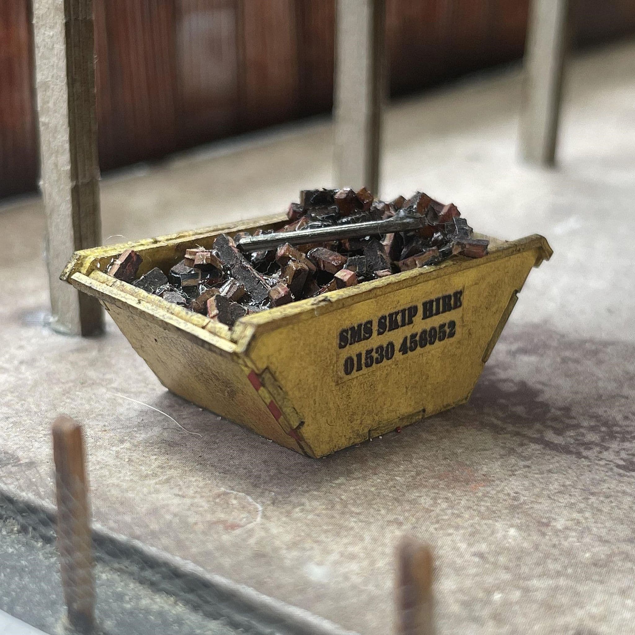 Rubbish Skips Model Kit - Image 3