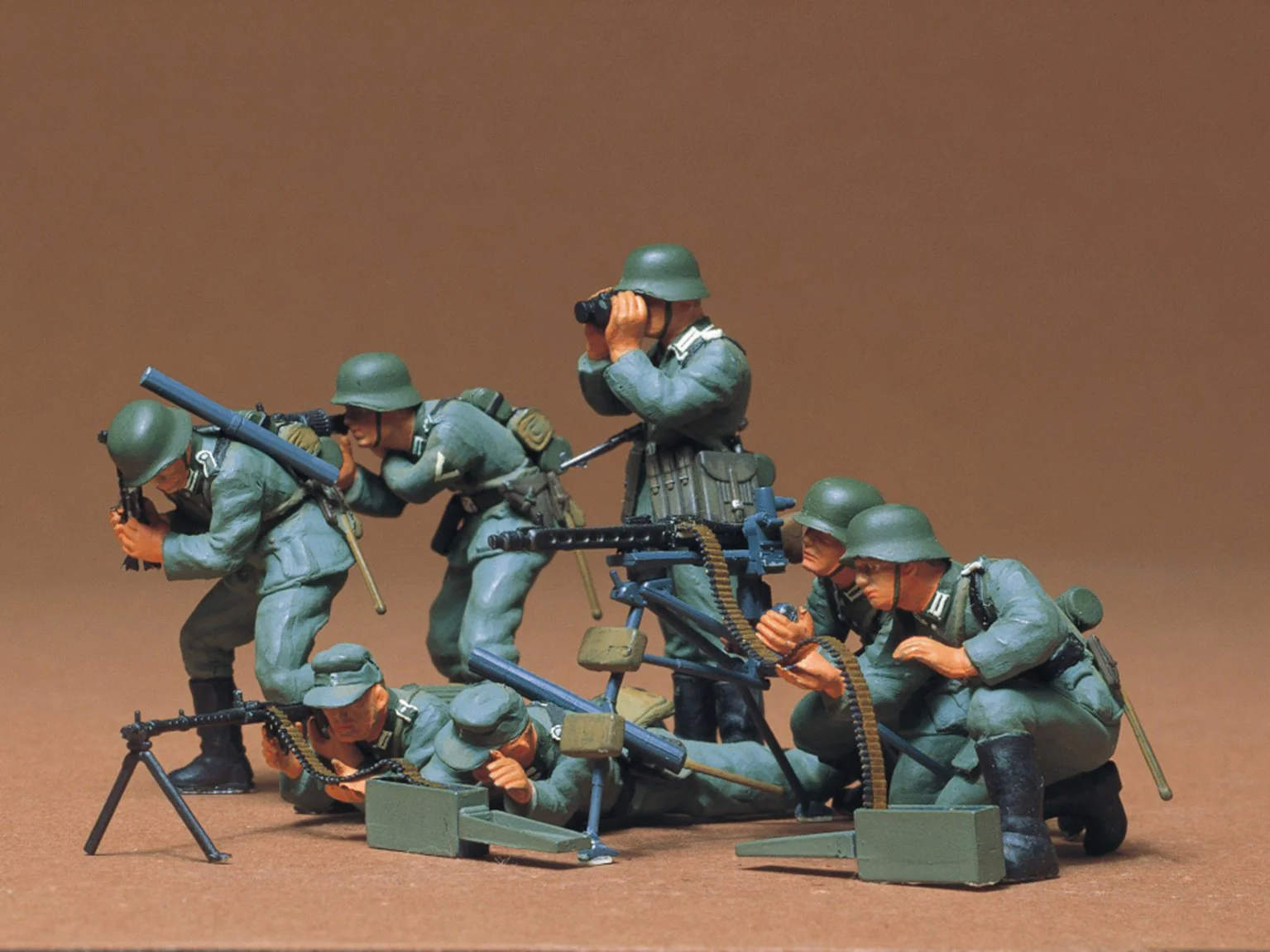 35038 1/35 Military Miniature Series no.38 German Machine Gun Troops Kit