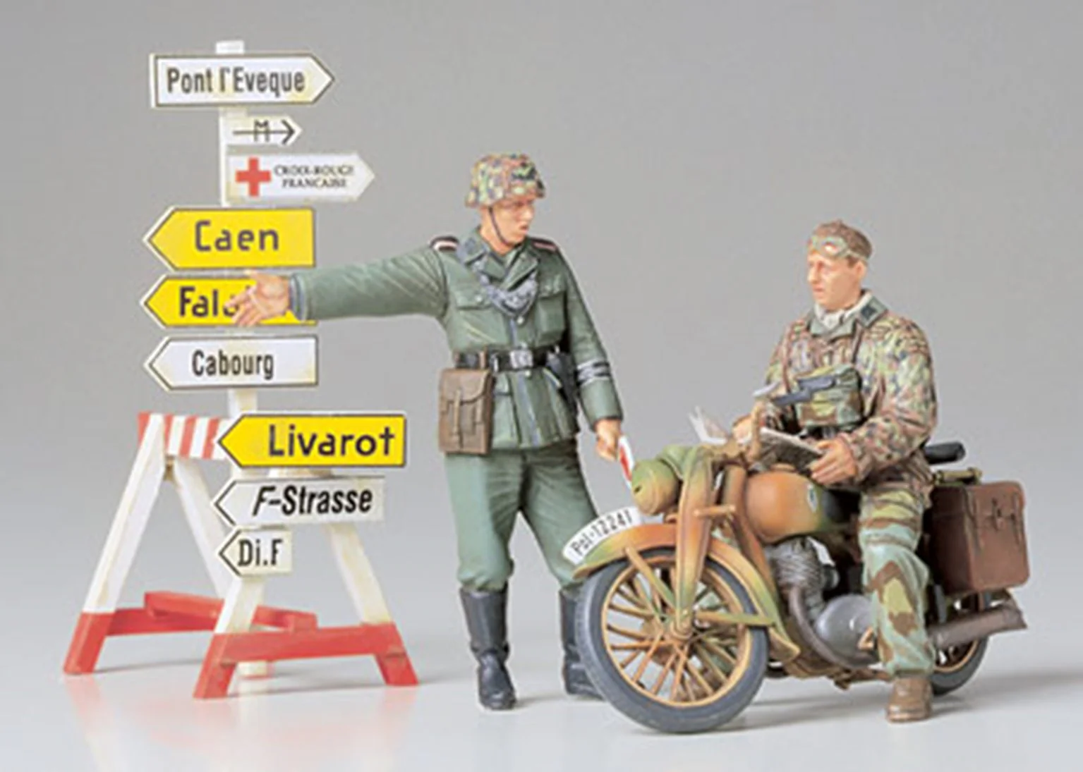 35241 1/35 Military Miniature Series No.241 1/35 German Motorcycle Orderly Kit