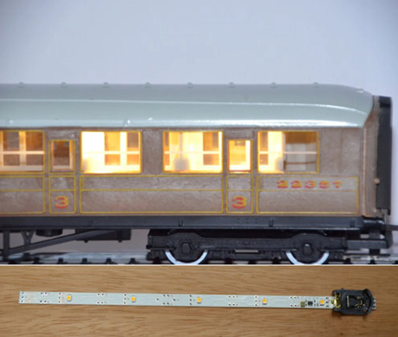TTCL210 Automatic Coach Lighting Multipack - Warm White B (2)