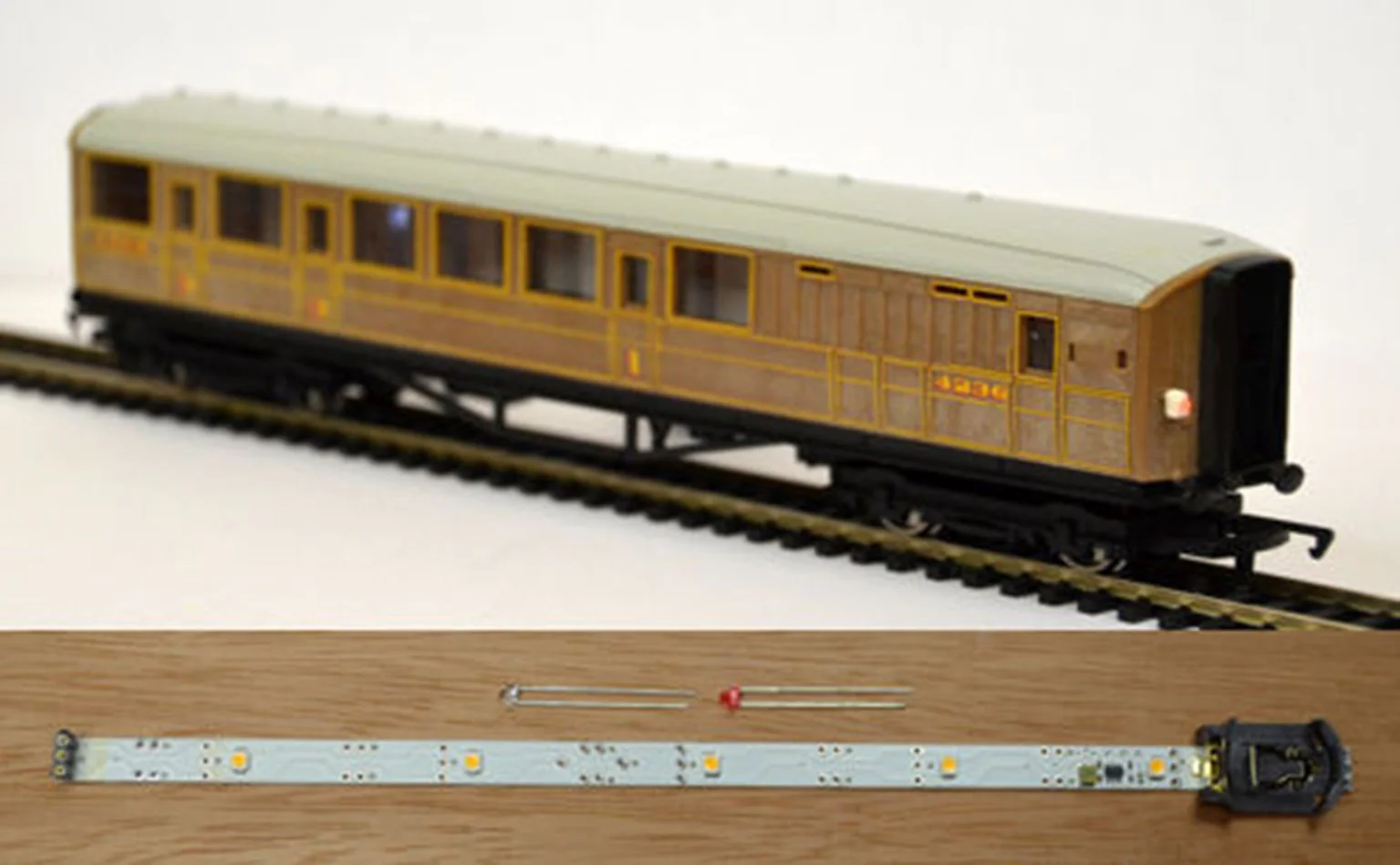 TTCL30 Automatic Coach Lighting Warm White/Constant Tail